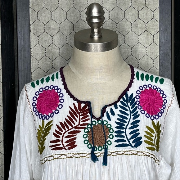 Allegra Luca Embroidered Handmade Blouse - Picture 4 of 13